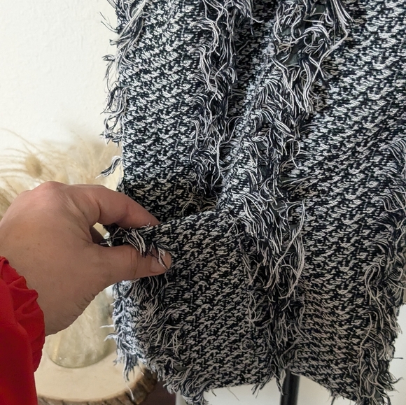 209 Wst 38 Knit Fringe Sweater Vest - Picture 7 of 7